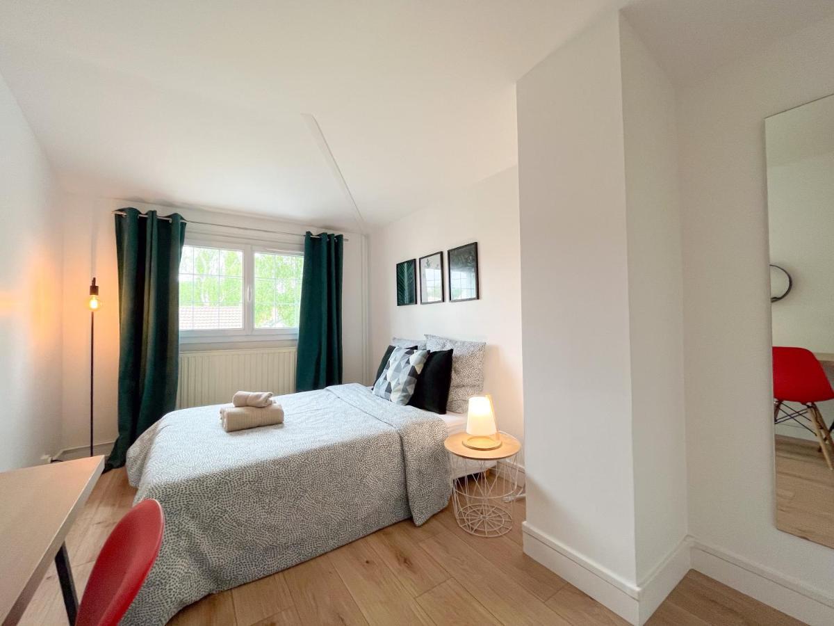 Maison Ideale Pour Visiter Paris Versailles - Chambres Privees Paris-Saclay Bures-sur-Yvette Exterior photo